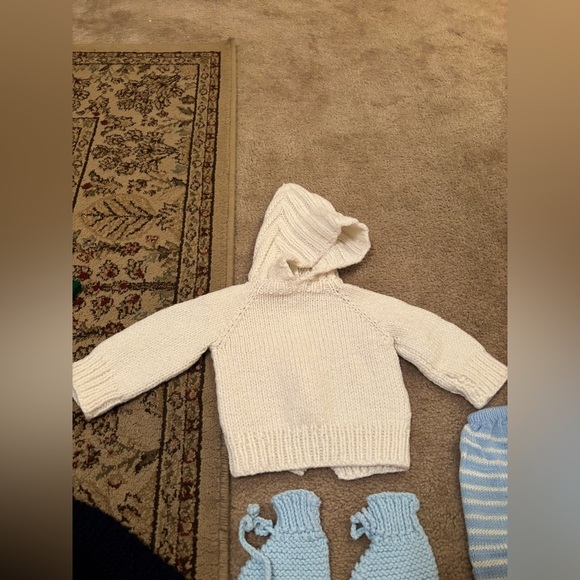 Baby Knit Sweater and Pants Set homemade sizing range from 6-12 months - Picture 9 of 10